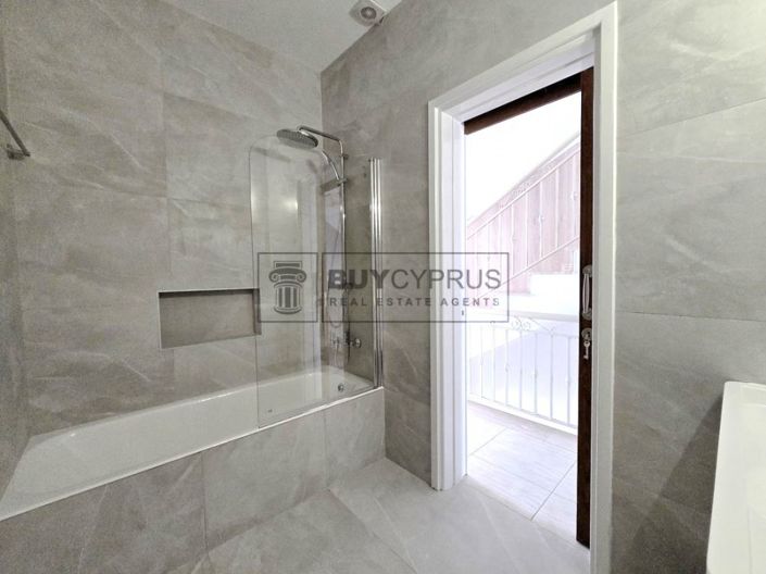 Image No.36-3 Bed Townhouse for sale