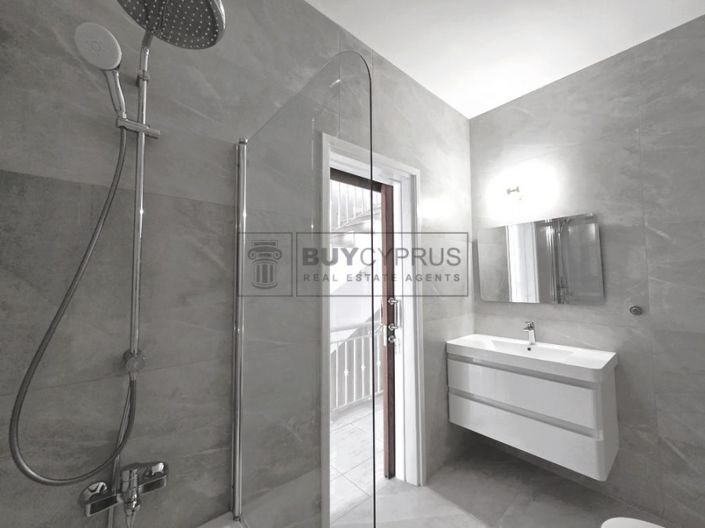 Image No.37-3 Bed Townhouse for sale