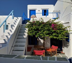 1 - Folegandros, House