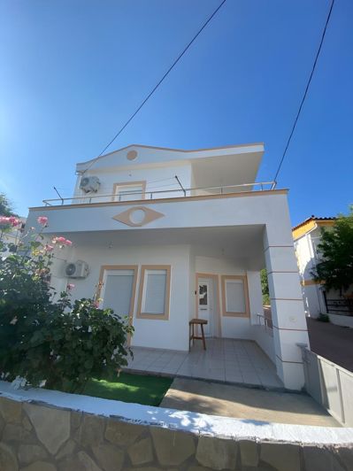 Image No.1-3 Bed House for sale