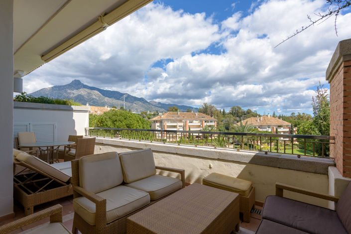 Image No.12-3 Bed Property for sale