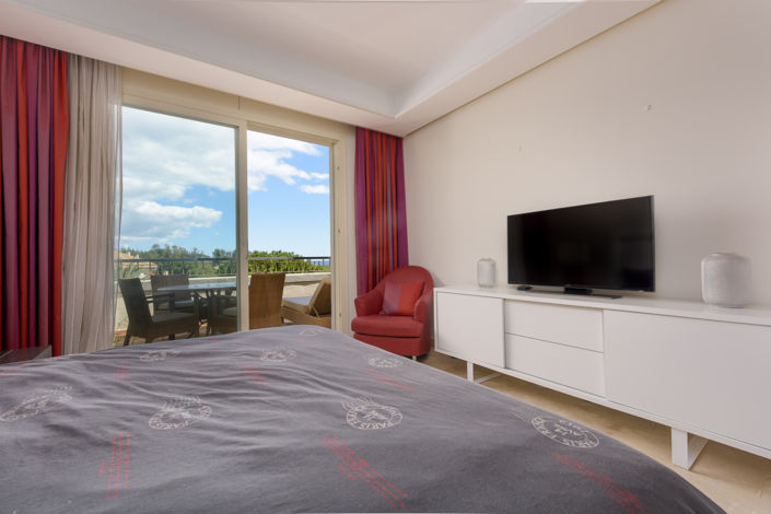 Image No.19-3 Bed Property for sale