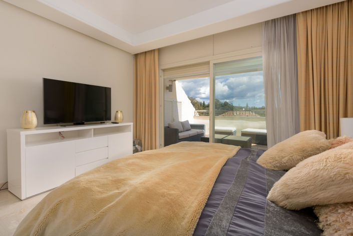 Image No.20-3 Bed Property for sale