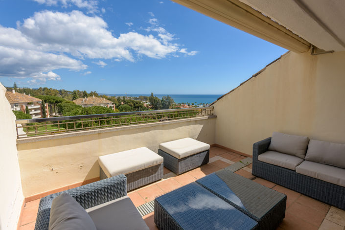 Image No.23-3 Bed Property for sale