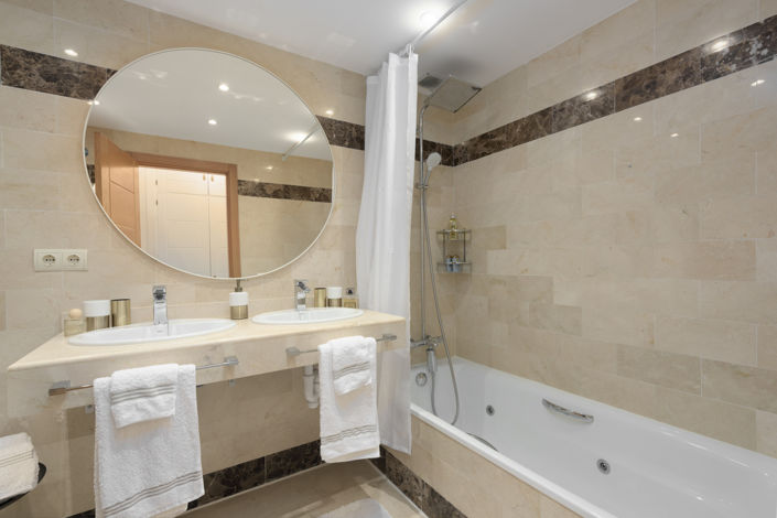 Image No.18-3 Bed Townhouse for sale