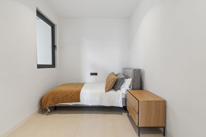 Image No.10-4 Bed Property for sale