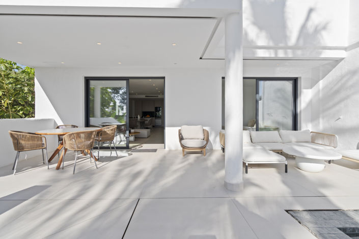 Image No.14-4 Bed Property for sale