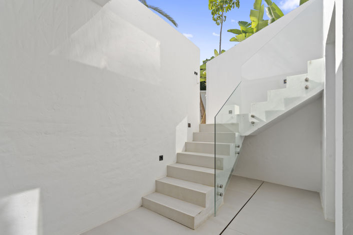 Image No.18-4 Bed Property for sale