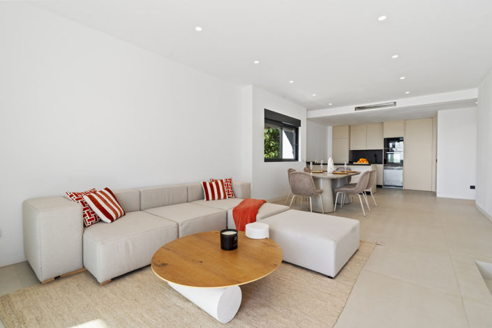 Image No.6-4 Bed Property for sale