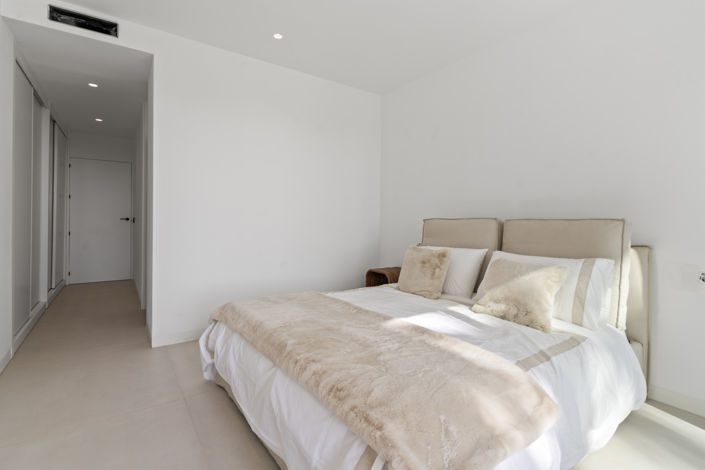 Image No.7-4 Bed Property for sale