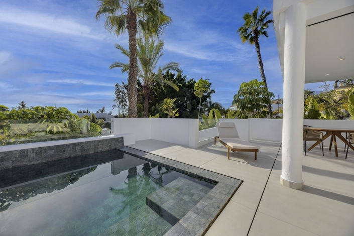 Image No.8-4 Bed Property for sale