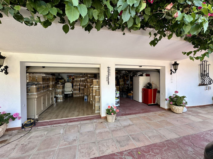 Image No.17-6 Bed House for sale