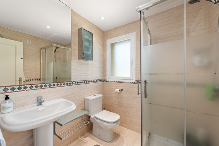 Image No.13-2 Bed Apartment for sale