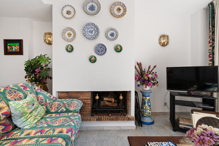 Image No.12-4 Bed Property for sale