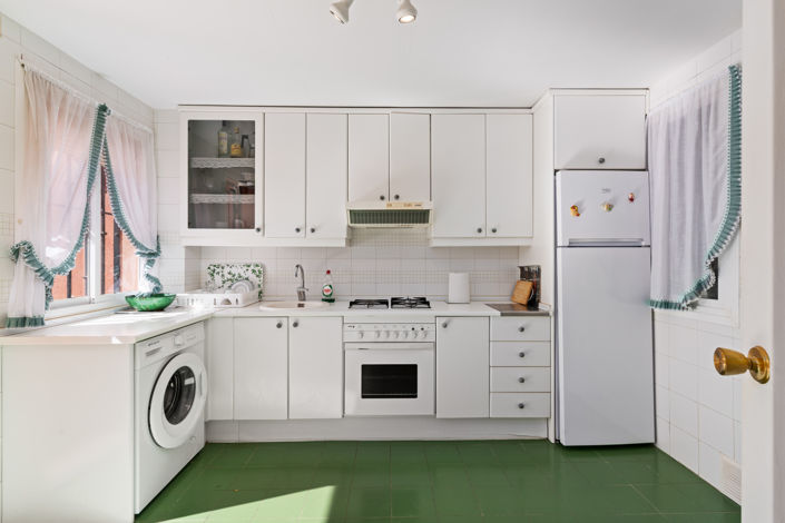 Image No.13-4 Bed Property for sale