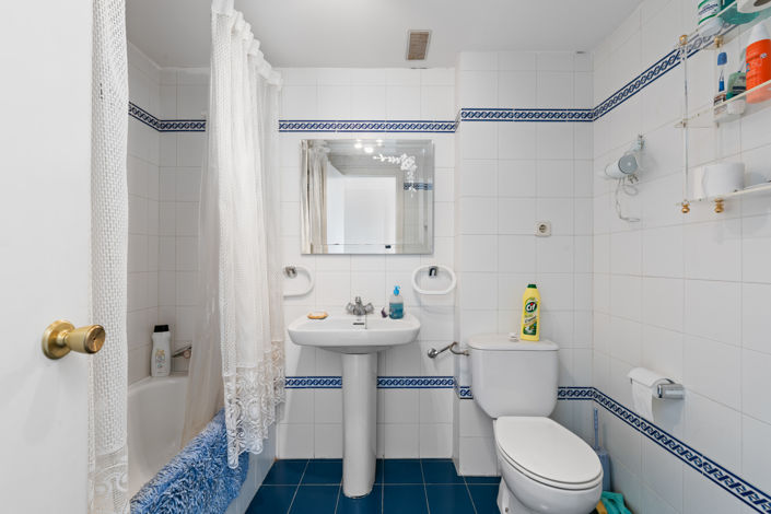 Image No.17-4 Bed Property for sale