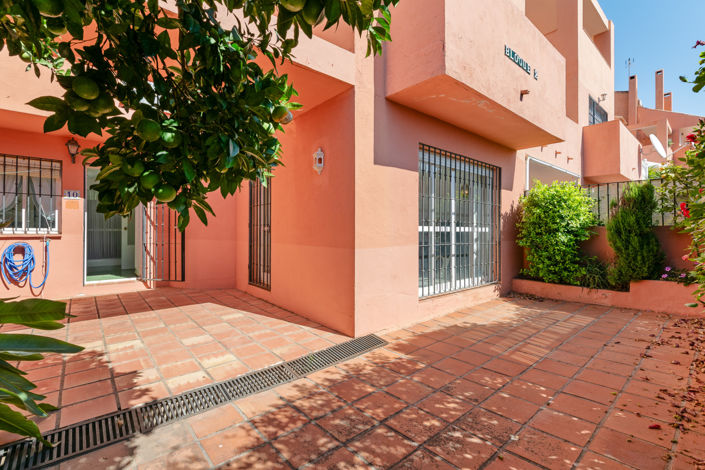 Image No.2-4 Bed Property for sale