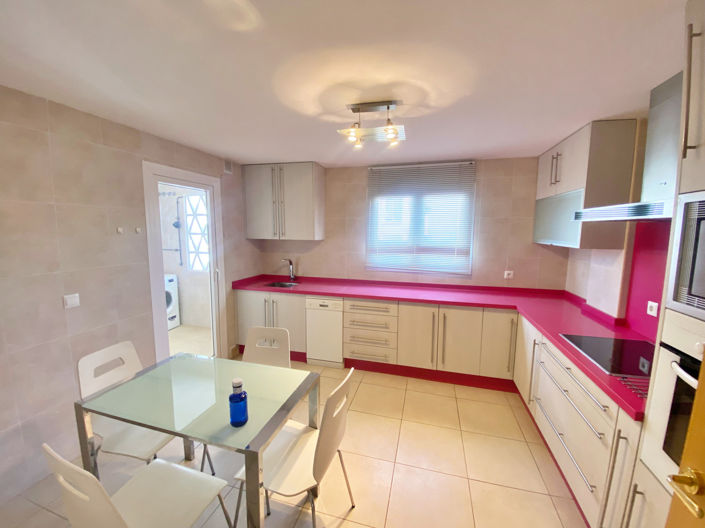 Image No.2-4 Bed Apartment for sale