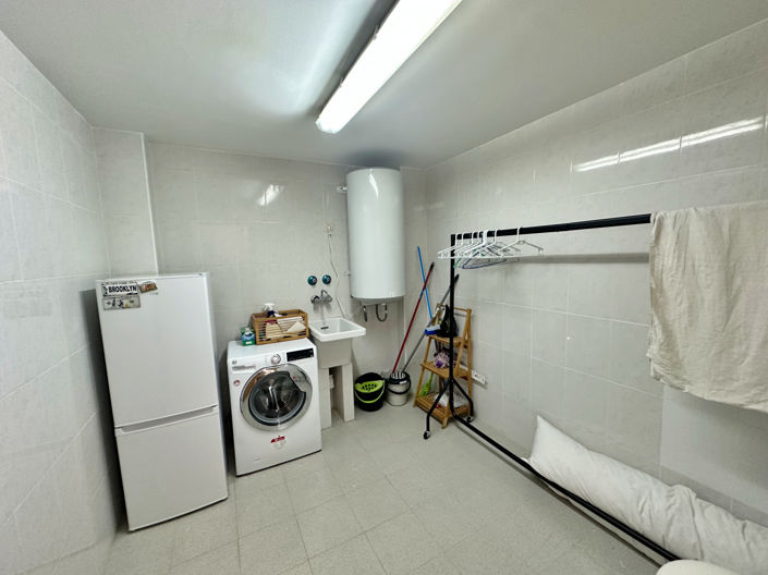 Image No.19-3 Bed House for sale