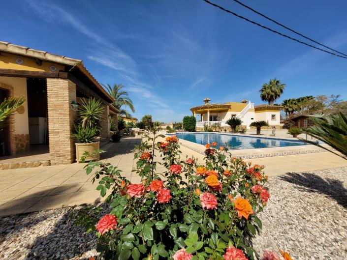 Image No.2-4 Bed Villa for sale