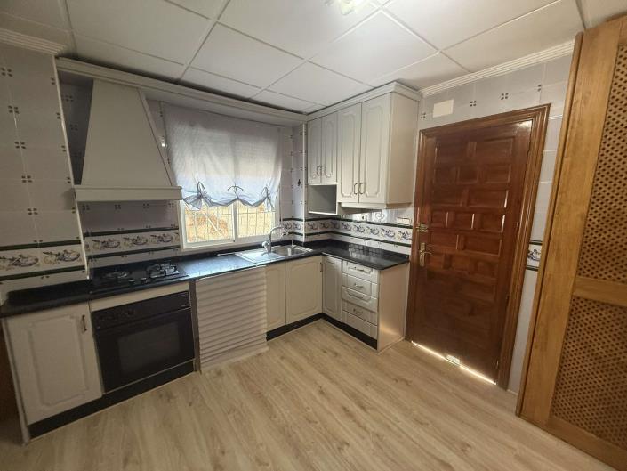 Image No.8-5 Bed Country House for sale