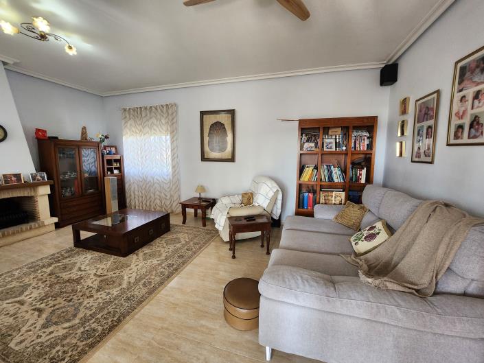 Image No.5-4 Bed Country House for sale