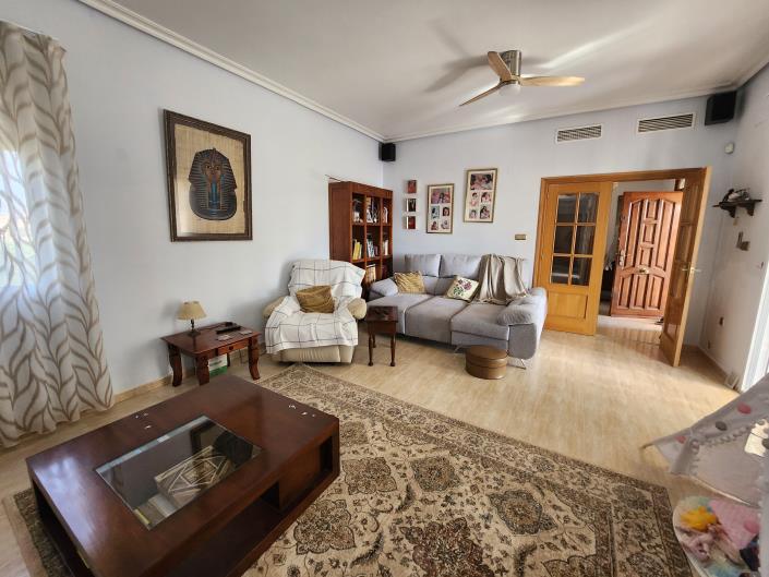 Image No.7-4 Bed Country House for sale