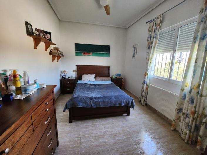 Image No.12-4 Bed Country House for sale