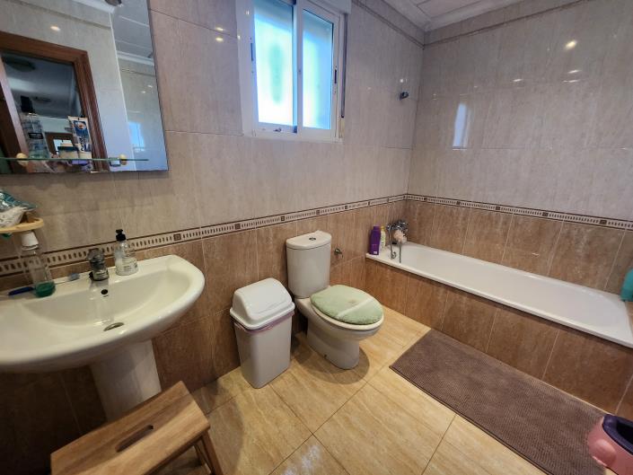 Image No.14-4 Bed Country House for sale