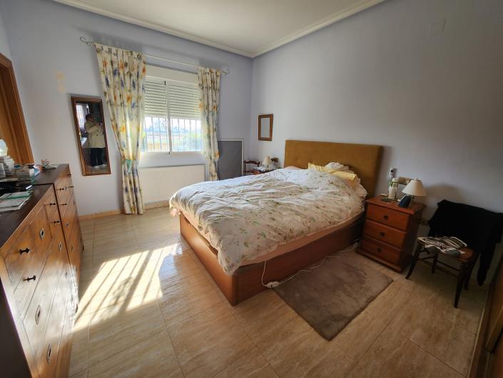 Image No.15-4 Bed Country House for sale