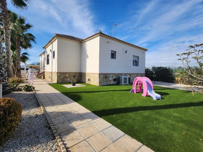 Image No.19-4 Bed Country House for sale