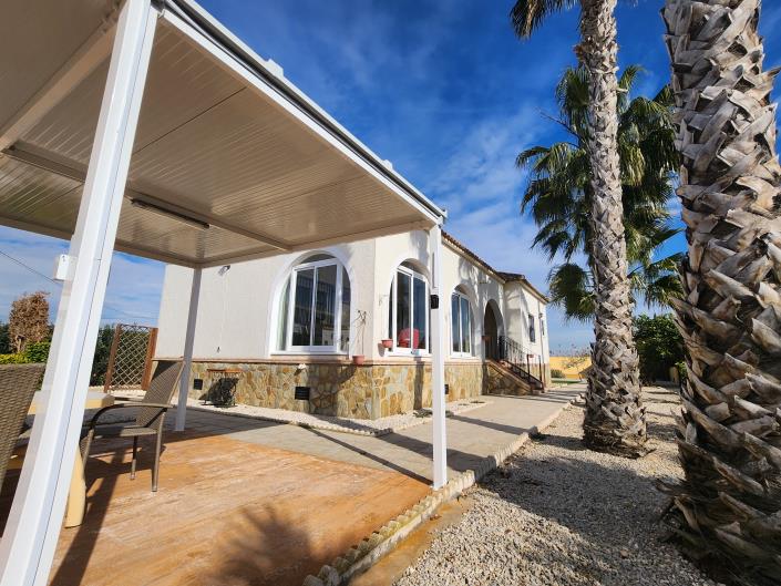 Image No.22-4 Bed Country House for sale