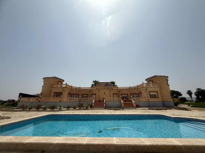 Image No.1-6 Bed Country Property for sale