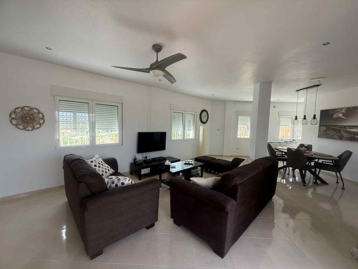 Image No.4-6 Bed Country Property for sale