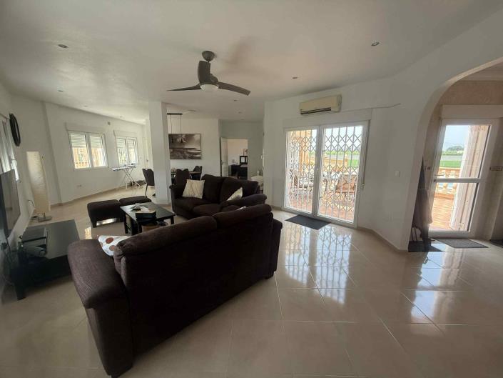 Image No.6-6 Bed Country Property for sale