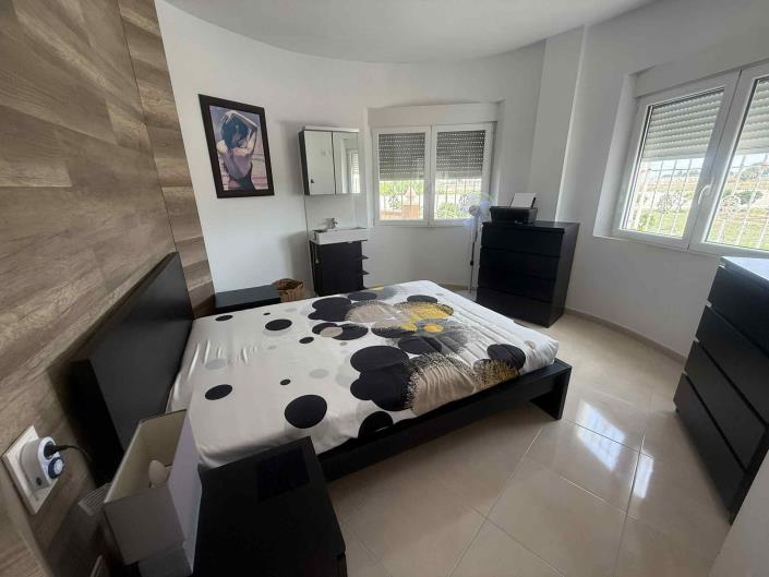 Image No.7-6 Bed Country Property for sale