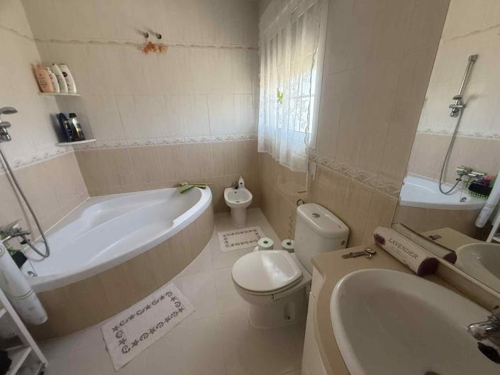 Image No.25-3 Bed Country House for sale