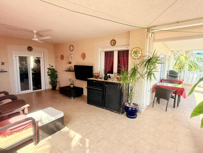 Image No.19-3 Bed Villa / Detached for sale