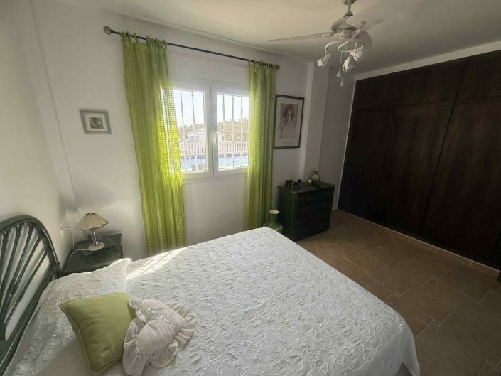 Image No.27-3 Bed Villa / Detached for sale