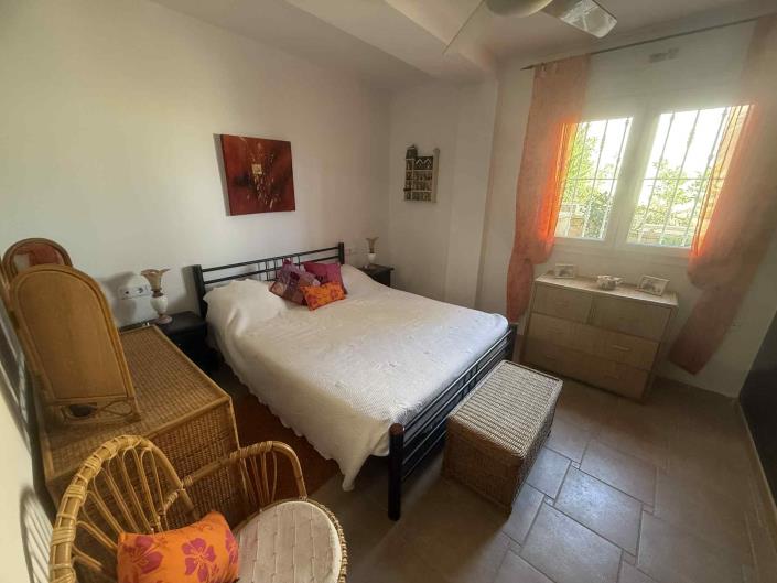 Image No.31-3 Bed Villa / Detached for sale