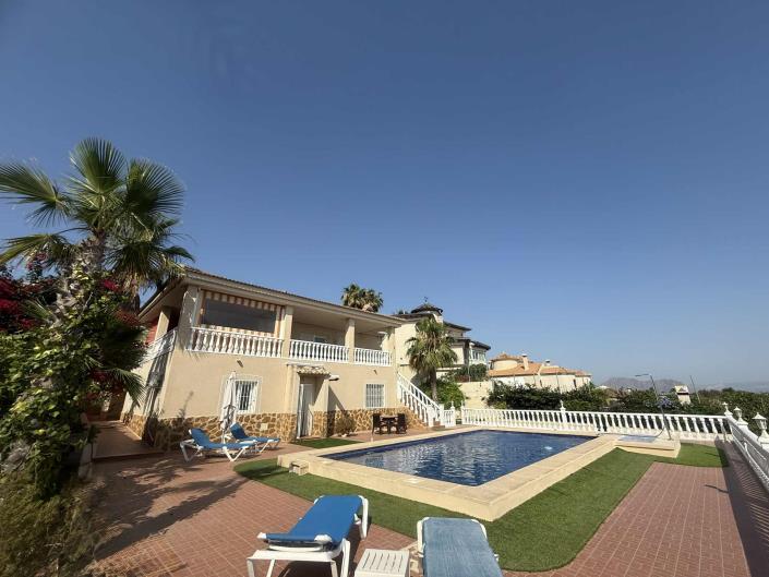 Image No.44-3 Bed Villa / Detached for sale