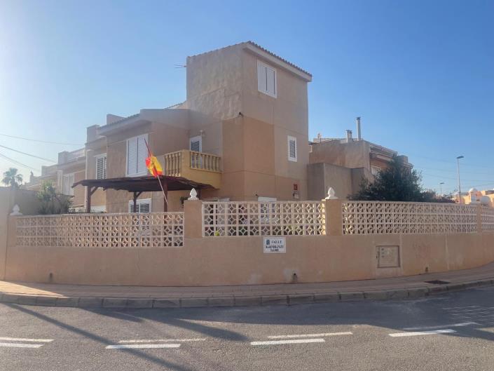 Image No.1-5 Bed Bungalow for sale