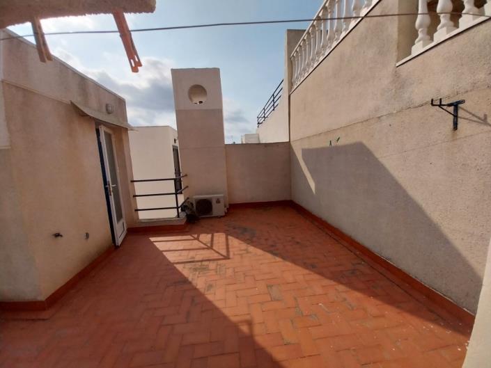 Image No.18-2 Bed Townhouse for sale