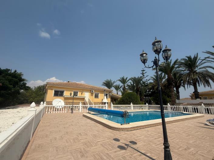 Image No.1-3 Bed Country House for sale