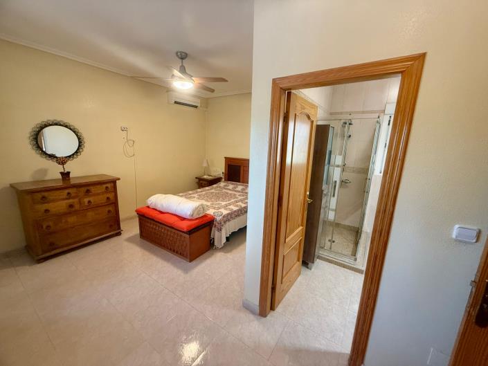 Image No.19-3 Bed Country House for sale