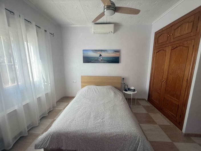 Image No.17-3 Bed Country House for sale