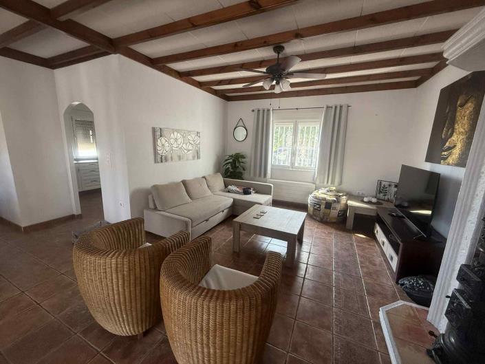 Image No.8-3 Bed Country House for sale