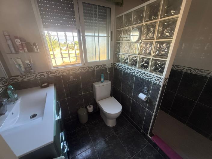 Image No.19-3 Bed Country House for sale