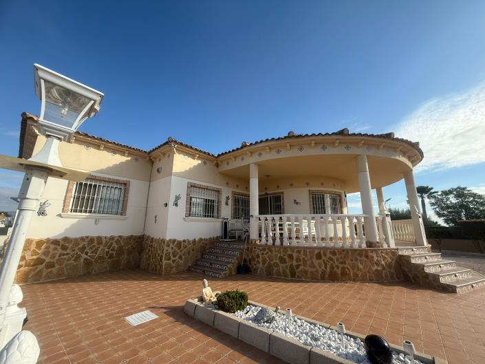 Image No.1-3 Bed Country House for sale