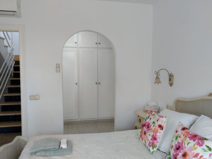 Image No.18-6 Bed Villa for sale